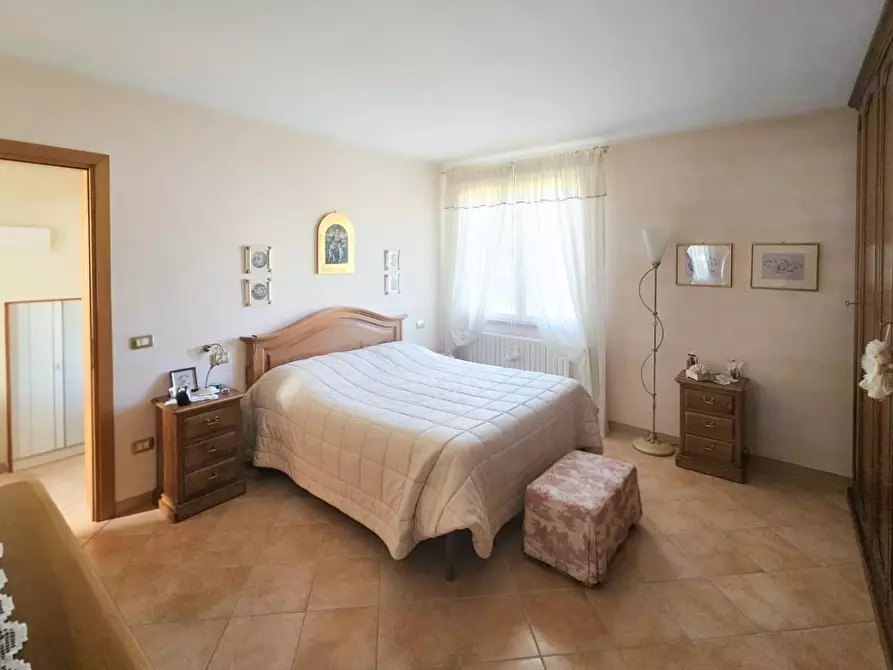 Immagine 10 di Casa bifamiliare in vendita  a Cascina