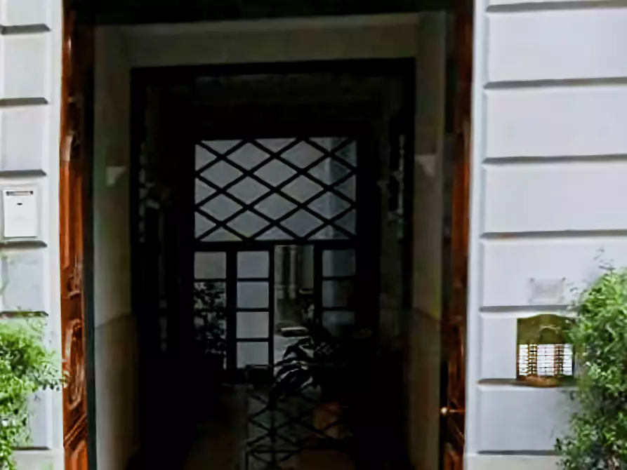 Immagine 9 di Appartamento in vendita  a Milano