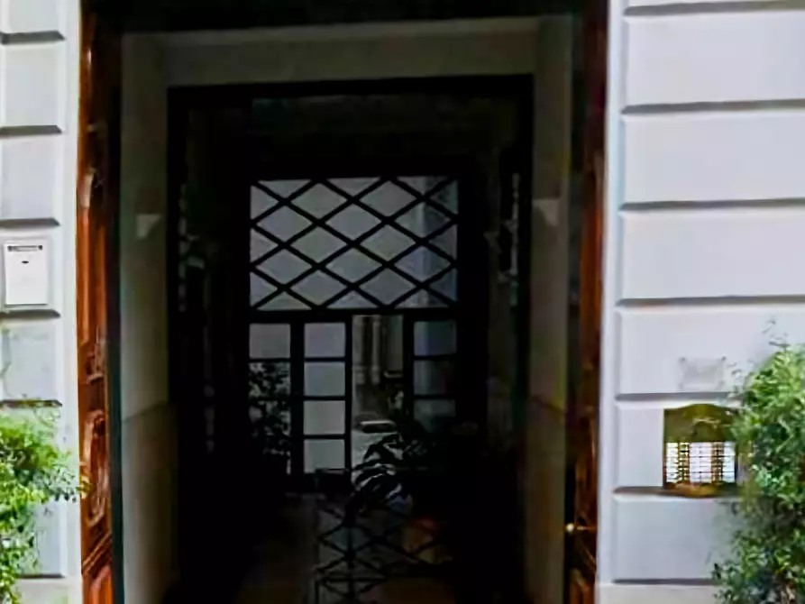 Immagine 8 di Appartamento in vendita  a Milano