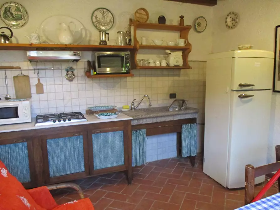 Immagine 13 di Casa colonica in vendita  a Buti