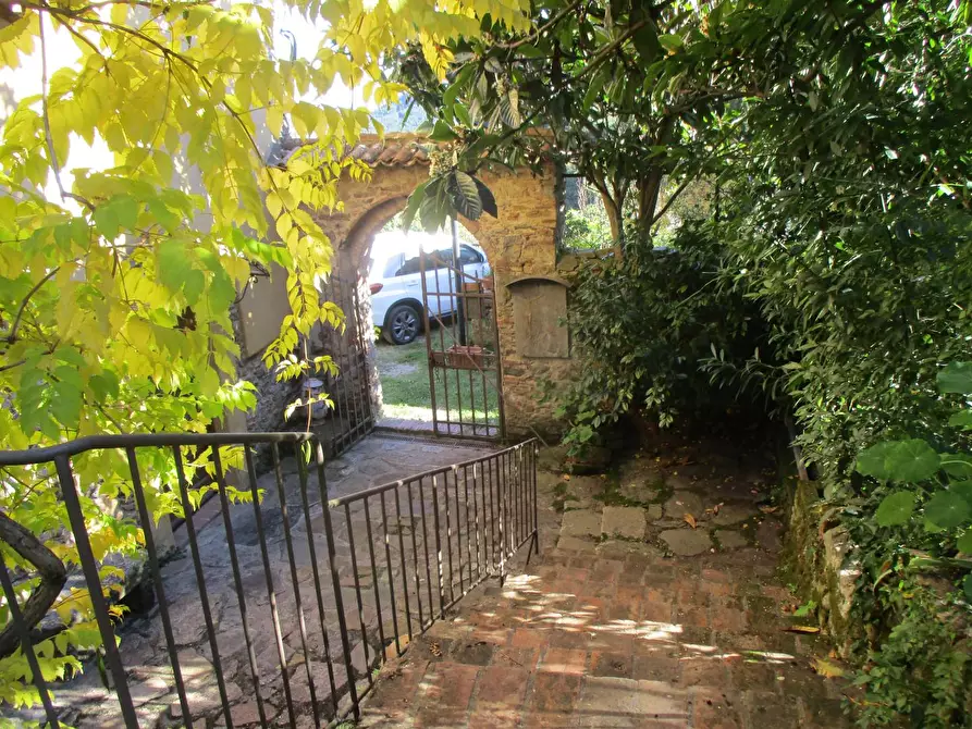 Immagine 1 di Casa colonica in vendita  a Buti