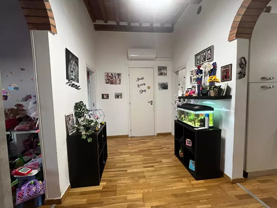 Immagine 11 di Appartamento in vendita  a Livorno