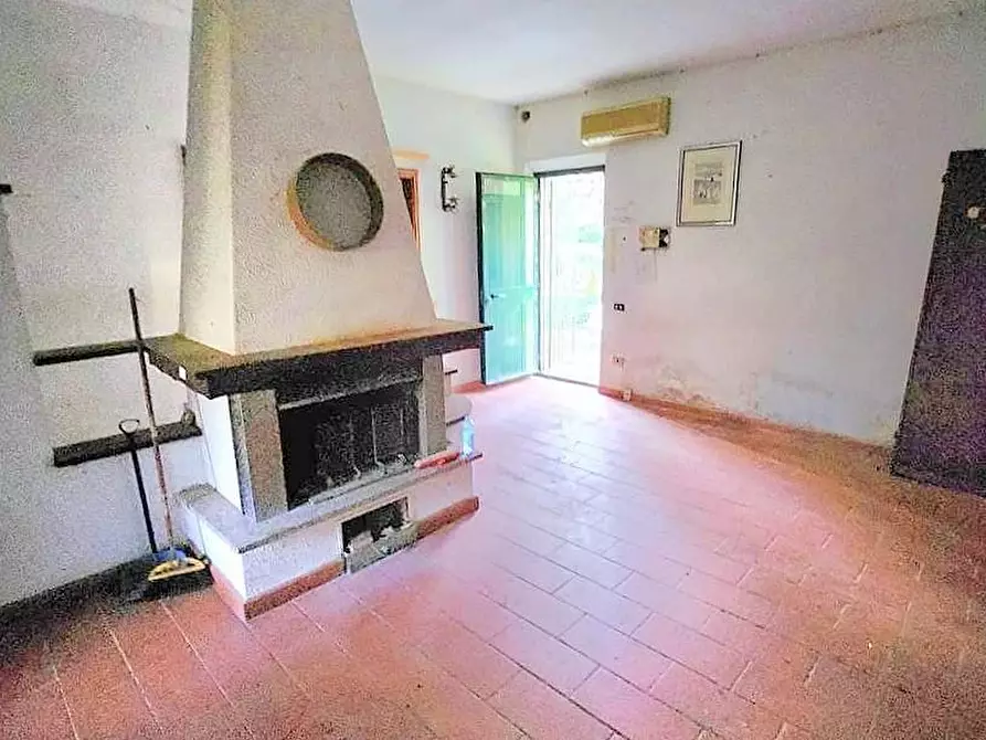 Immagine 7 di Villa in vendita  a Calci