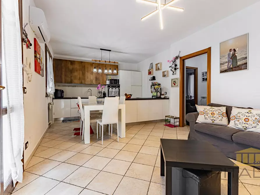 Immagine 2 di Appartamento in vendita  a Santa Maria A Monte