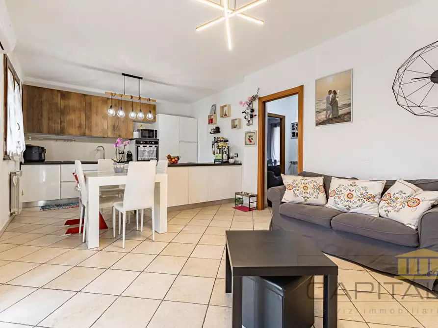 Immagine 1 di Appartamento in vendita  a Santa Maria A Monte