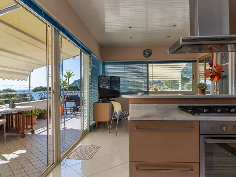 Immagine 16 di Mansarda in vendita  a Ameglia