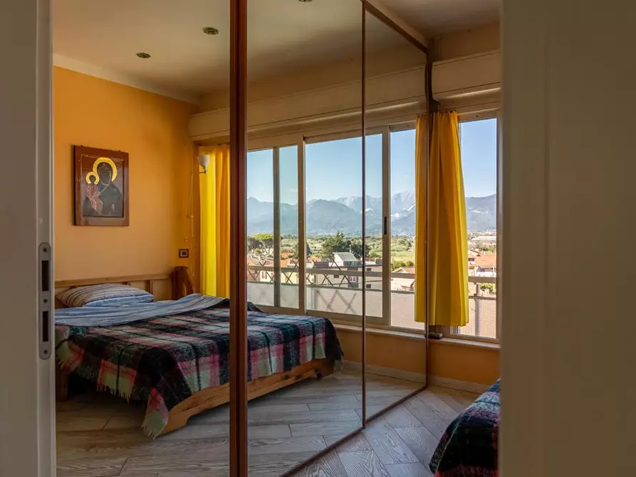 Immagine 6 di Mansarda in vendita  a Ameglia