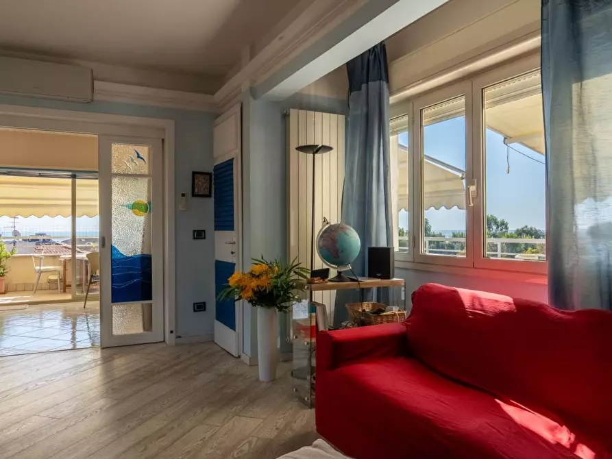 Immagine 10 di Mansarda in vendita  a Ameglia