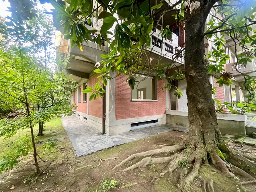 Immagine 1 di Appartamento in vendita  a Massa