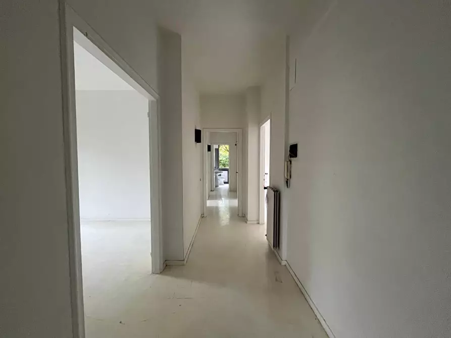 Immagine 8 di Appartamento in vendita  a Massa