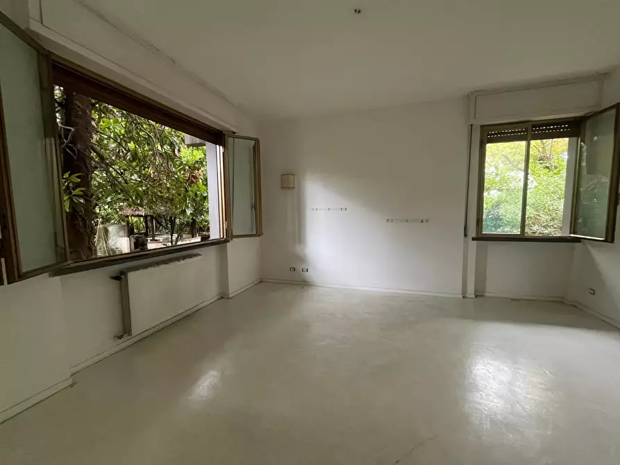 Immagine 6 di Appartamento in vendita  a Massa