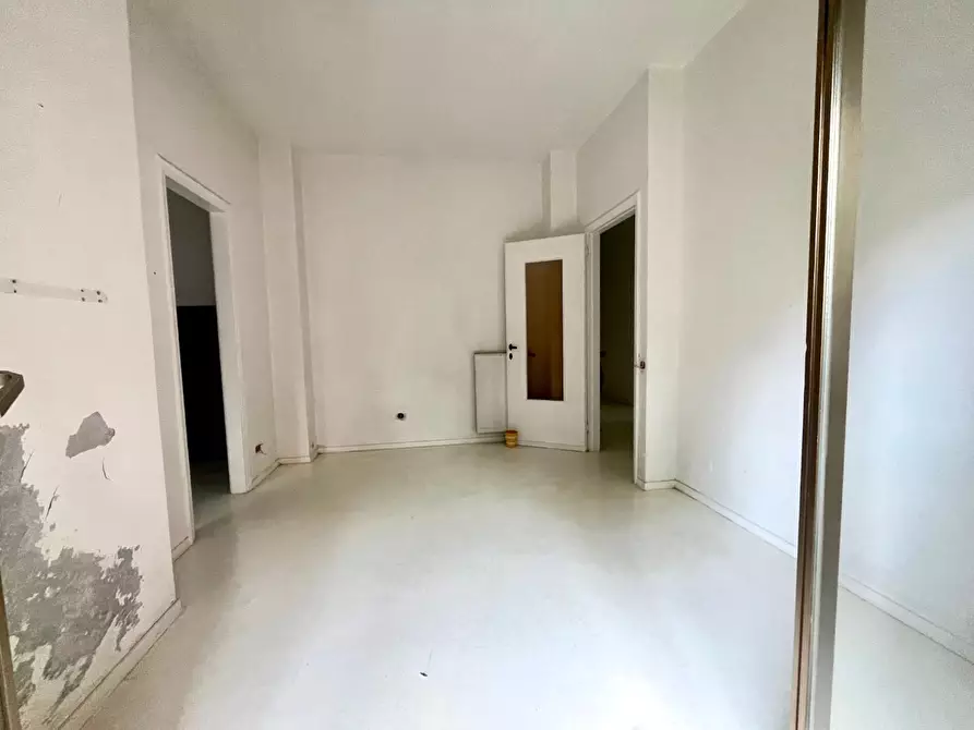 Immagine 10 di Appartamento in vendita  a Massa