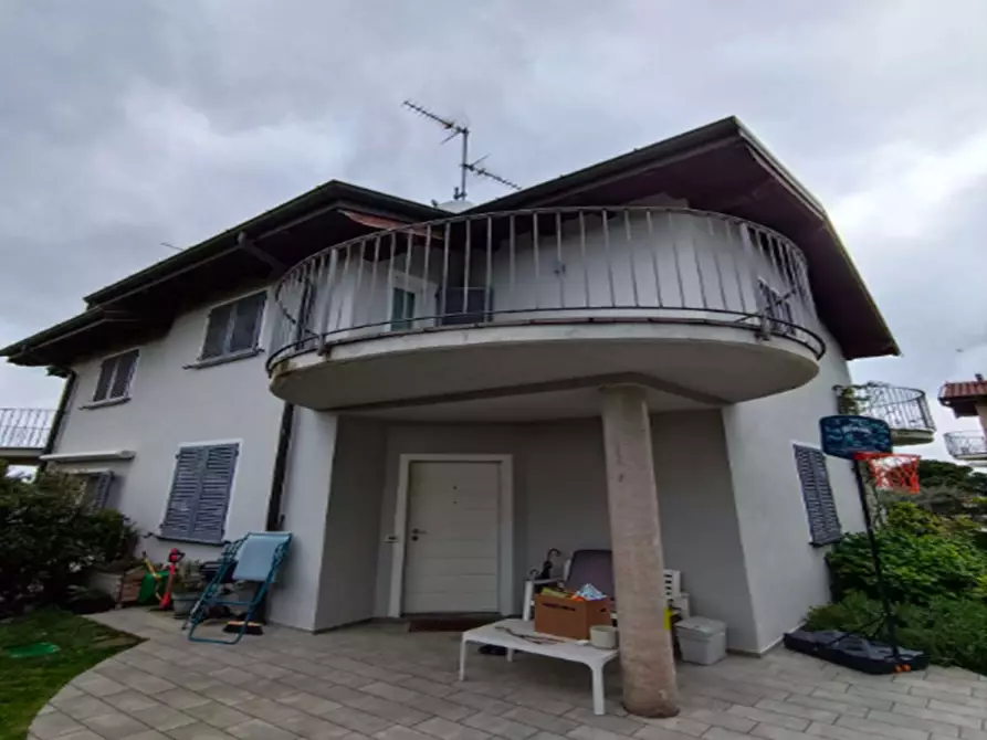 Immagine 8 di Porzione di casa in vendita  a Zenevredo