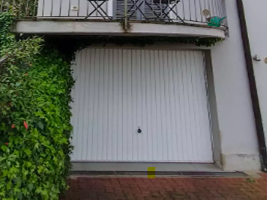 Immagine 9 di Porzione di casa in vendita  a Zenevredo