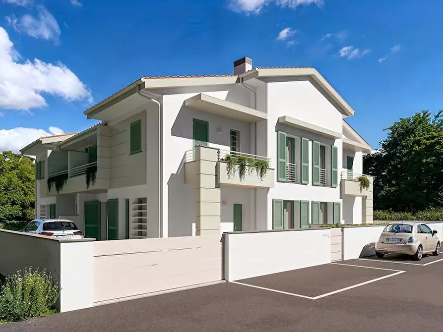 Immagine 1 di Casa quadrifamiliare in vendita  a Pontedera