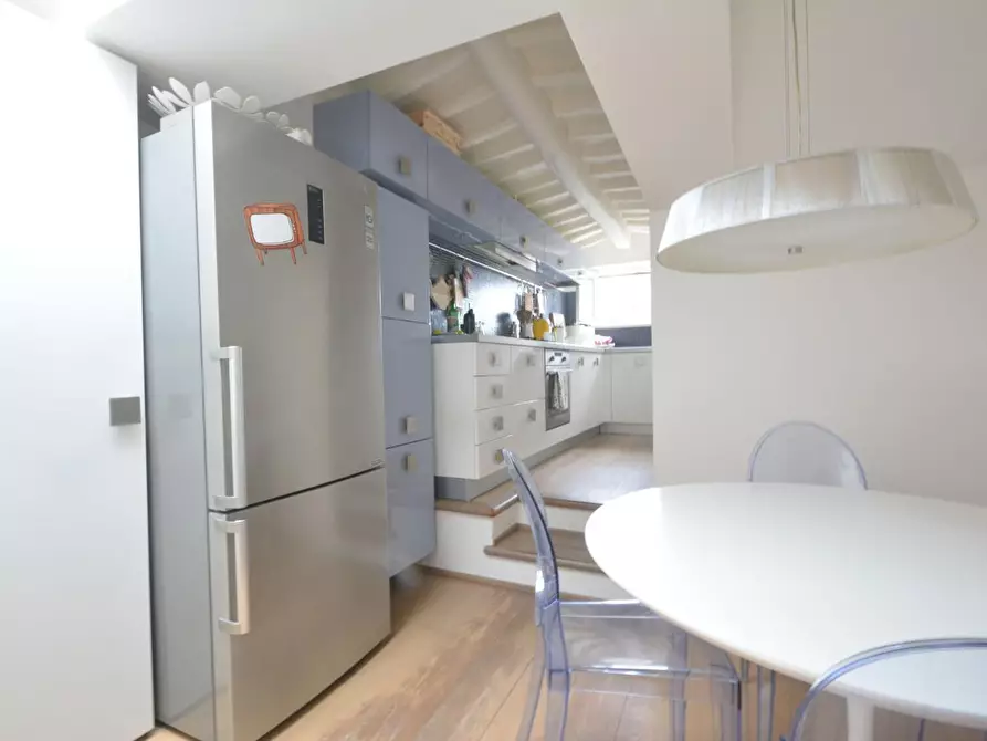 Immagine 7 di Appartamento in vendita  a Lucca