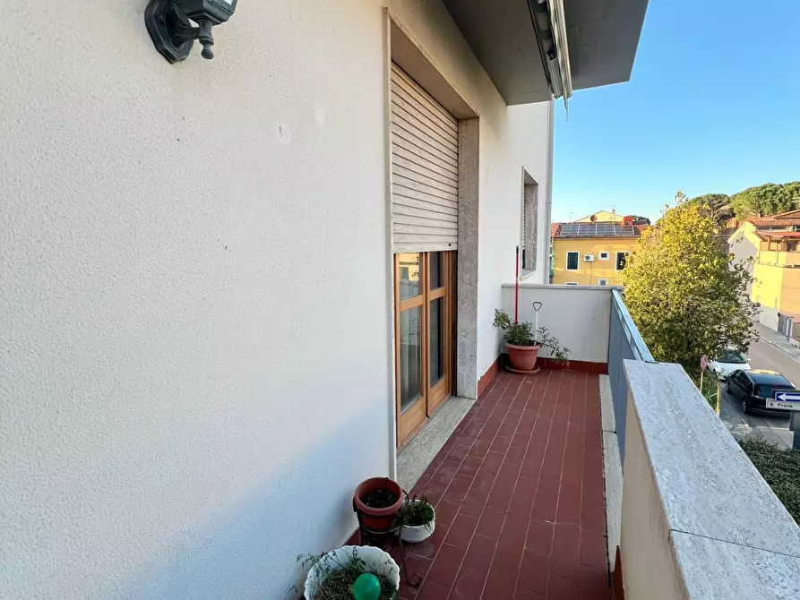 Immagine 10 di Appartamento in vendita  a Pontedera