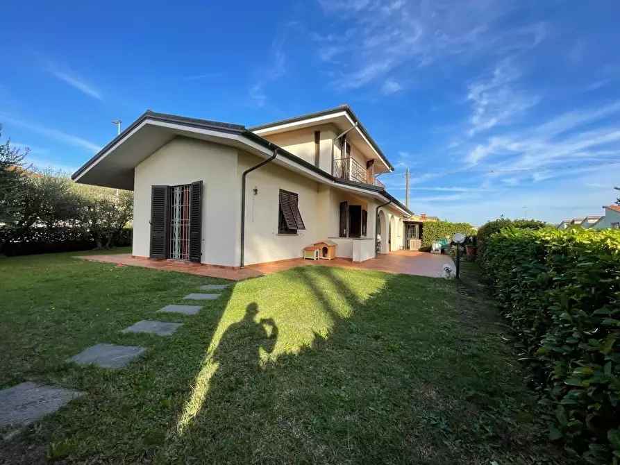 Immagine 3 di Villa in vendita  a Porcari