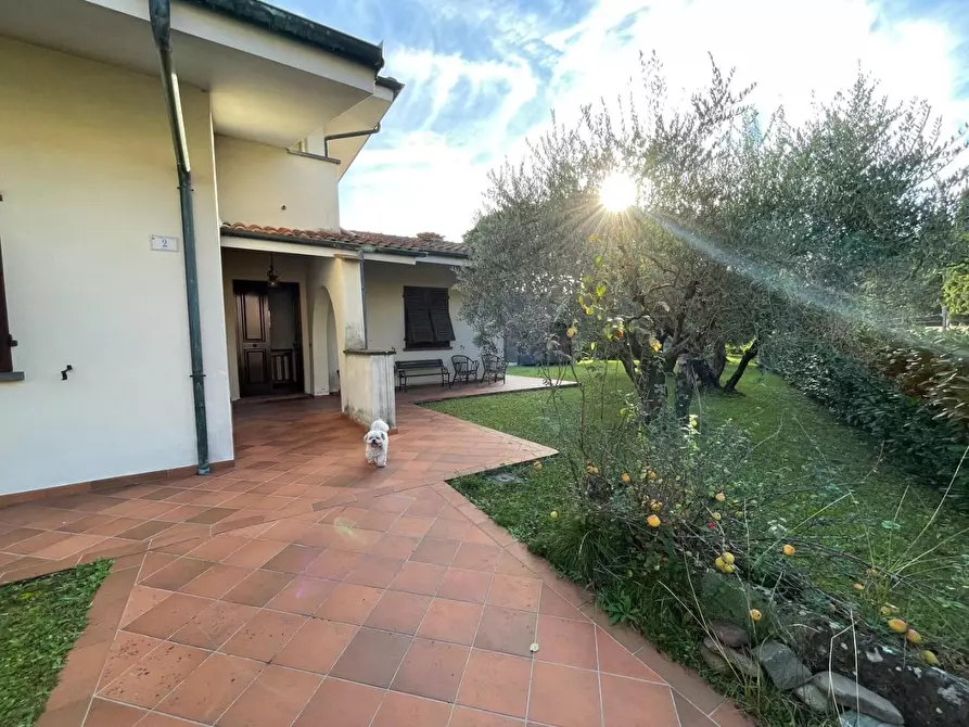 Immagine 26 di Villa in vendita  a Porcari