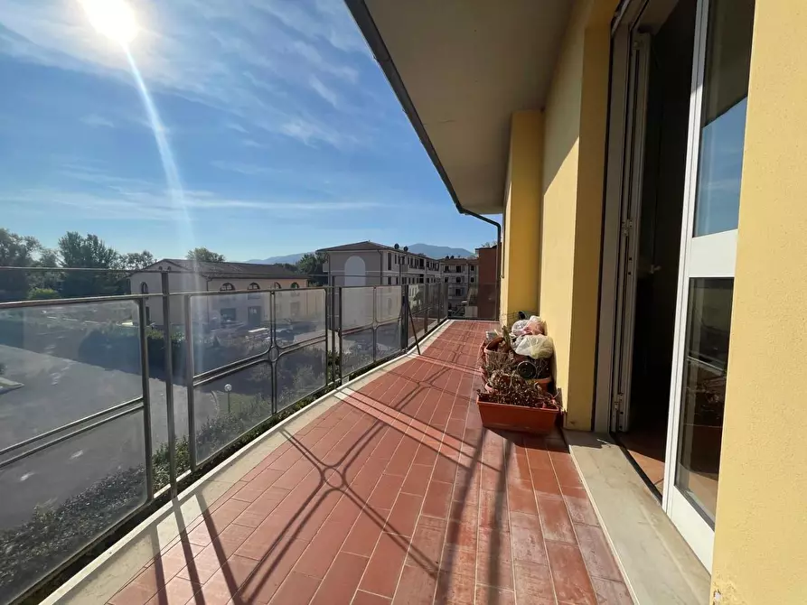 Immagine 4 di Appartamento in vendita  a Lucca