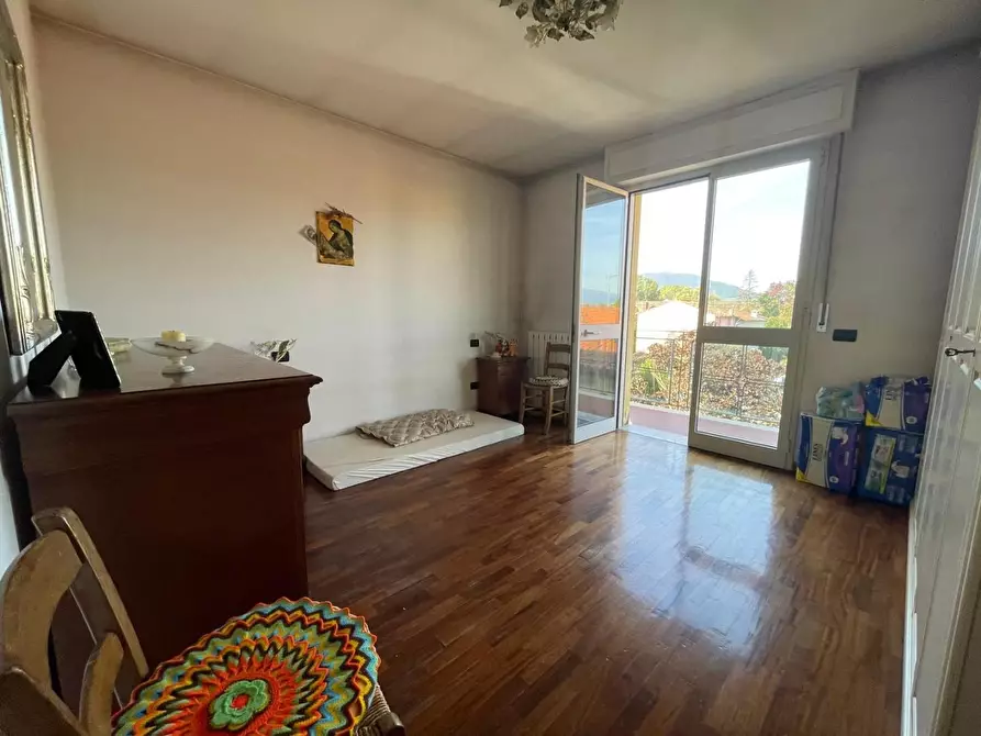 Immagine 16 di Appartamento in vendita  a Lucca