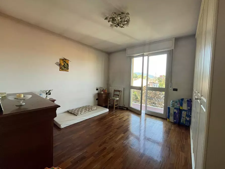 Immagine 12 di Appartamento in vendita  a Lucca