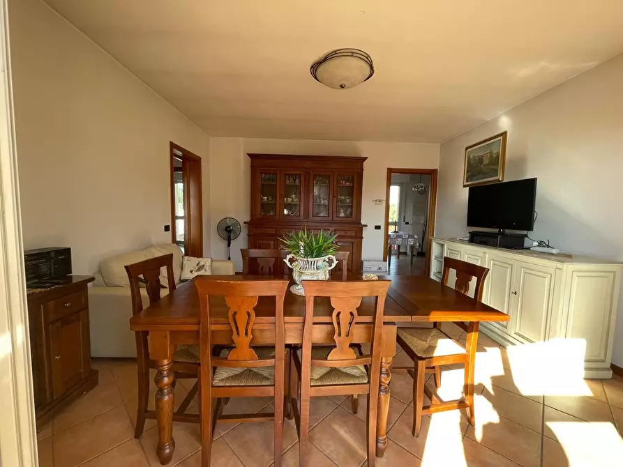 Immagine 1 di Appartamento in vendita  a Lucca