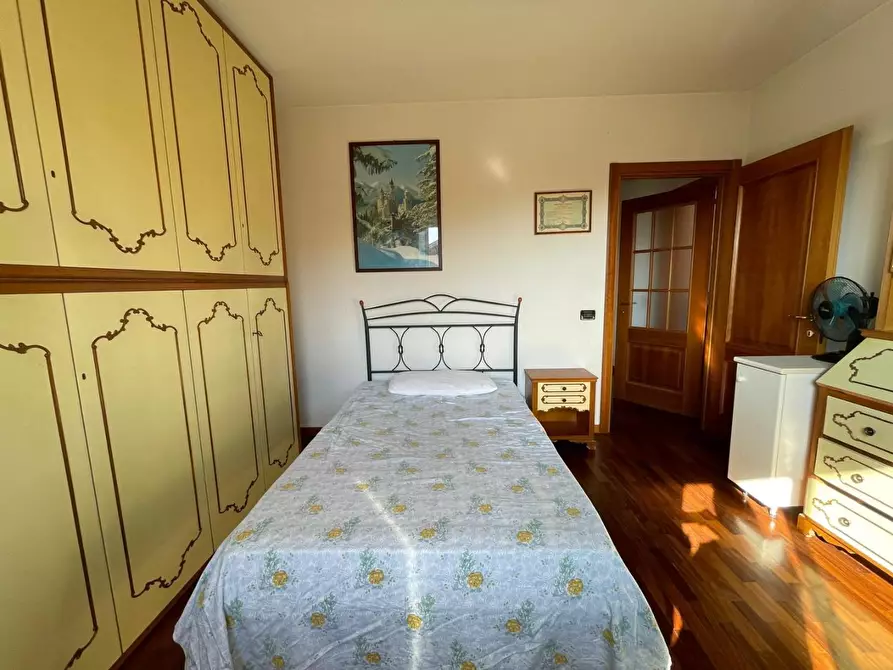 Immagine 15 di Appartamento in vendita  a Lucca