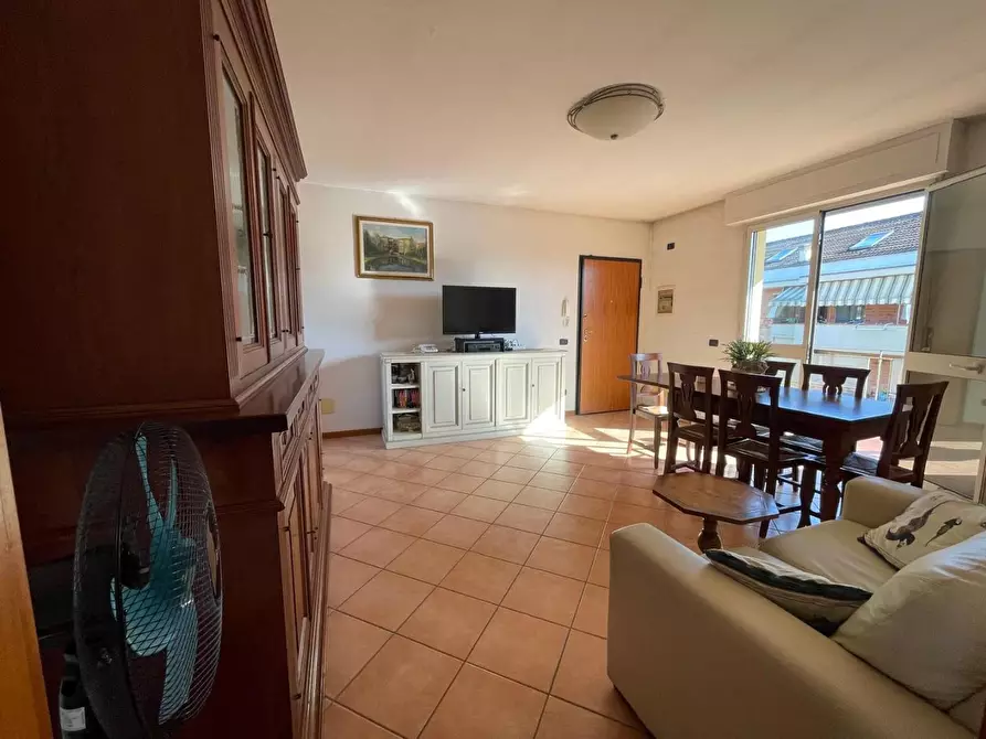 Immagine 3 di Appartamento in vendita  a Lucca