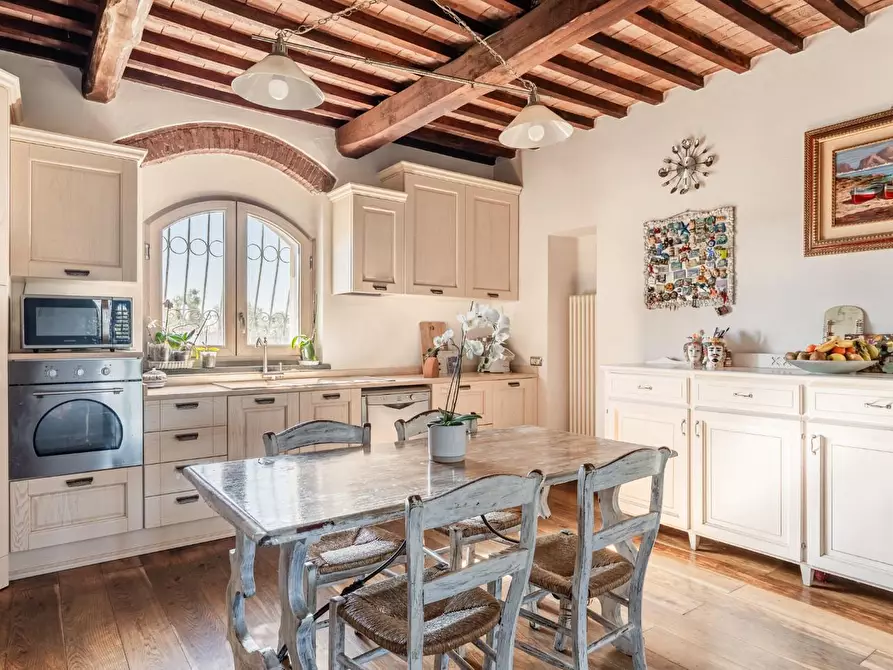 Immagine 9 di Rustico / casale in vendita  a Vecchiano