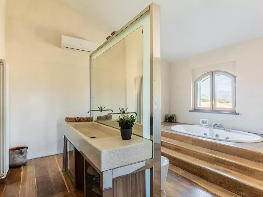 Immagine 20 di Rustico / casale in vendita  a Vecchiano