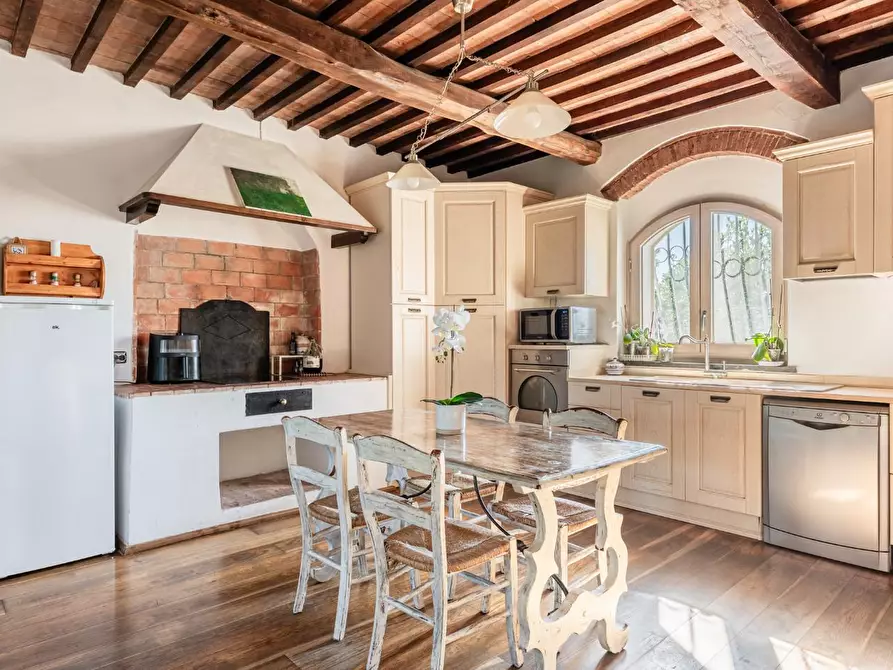 Immagine 10 di Rustico / casale in vendita  a Vecchiano