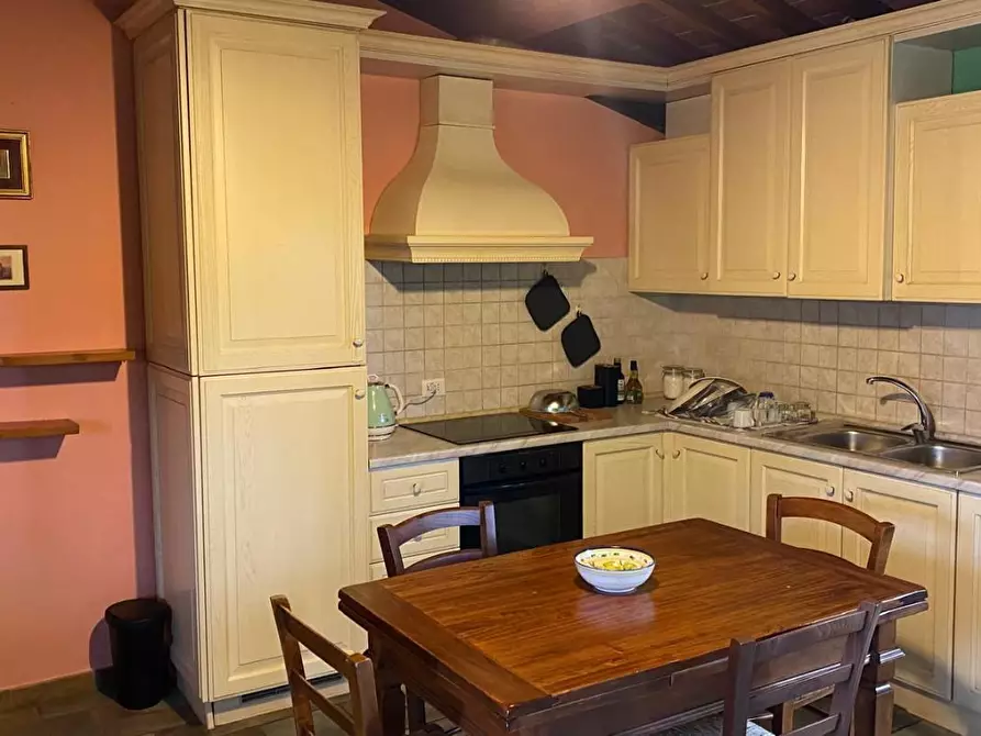 Immagine 2 di Appartamento in affitto  a Capraia E Limite