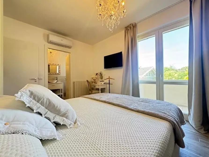 Immagine 13 di Casa bifamiliare in affitto  a Forte Dei Marmi