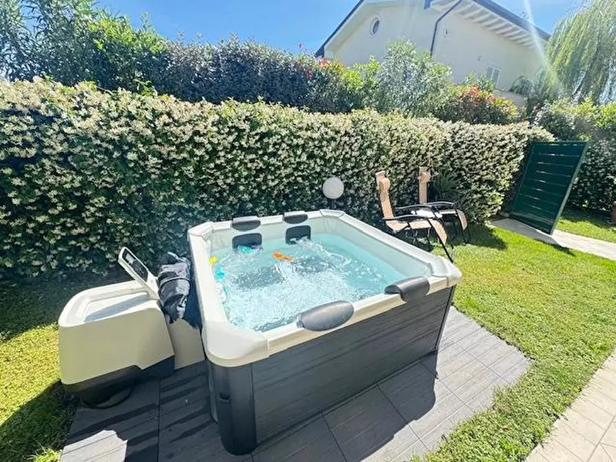 Immagine 5 di Casa bifamiliare in affitto  a Forte Dei Marmi