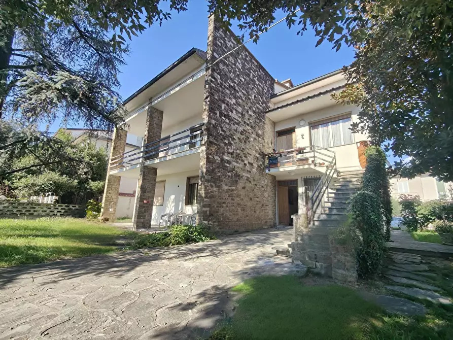 Immagine 1 di Villa in vendita  a Empoli