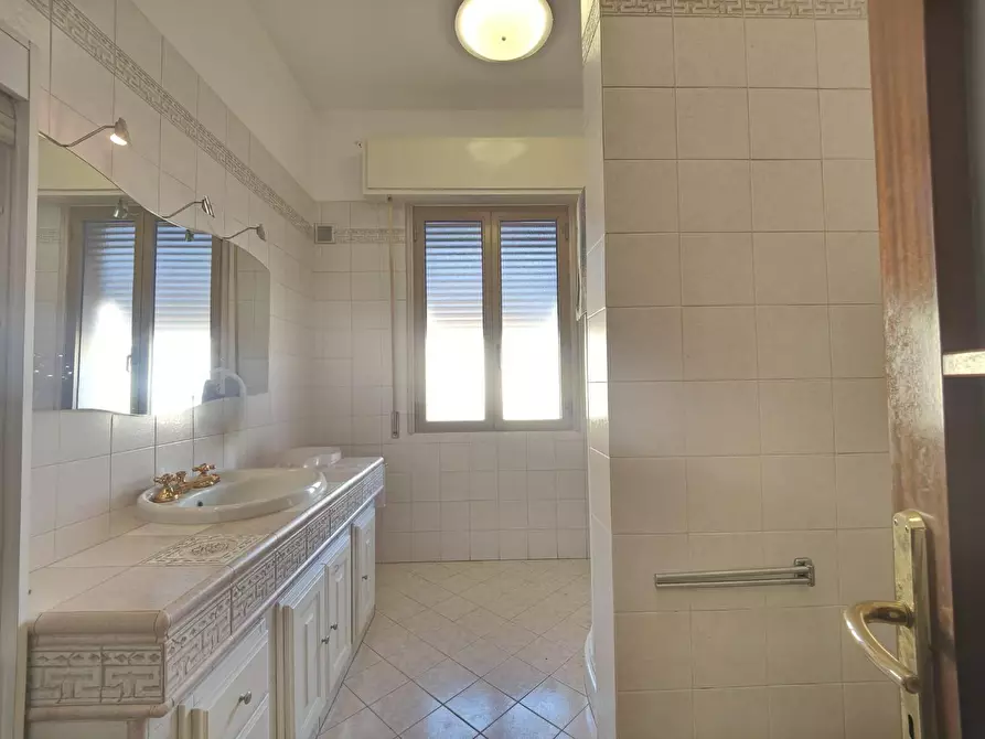 Immagine 13 di Villa in vendita  a Empoli