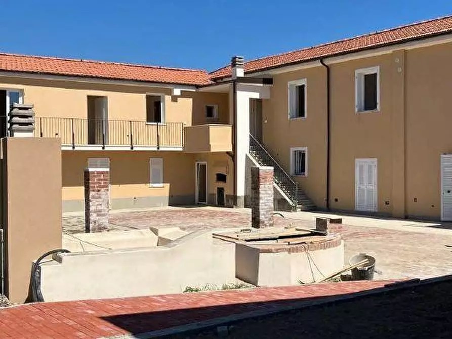 Immagine 10 di Appartamento in vendita  a Sarzana