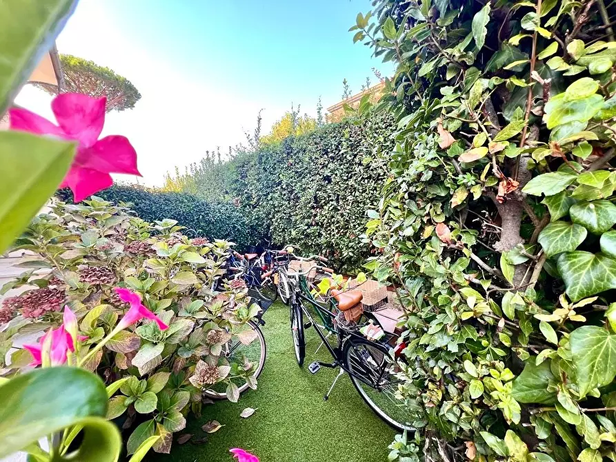 Immagine 35 di Villa in vendita  a Forte Dei Marmi