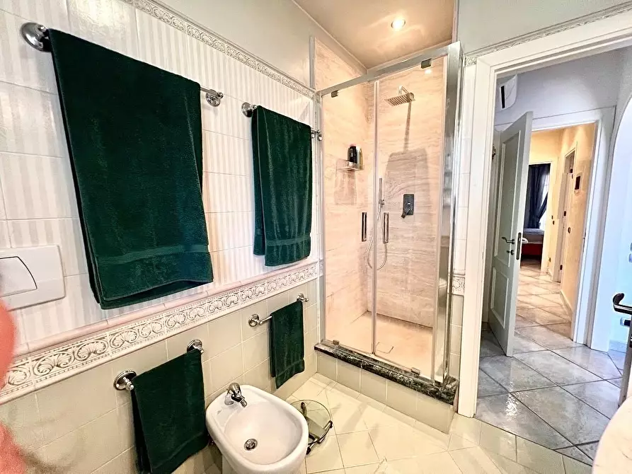 Immagine 19 di Villa in vendita  a Forte Dei Marmi