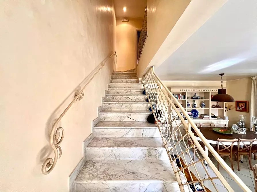 Immagine 10 di Villa in vendita  a Forte Dei Marmi