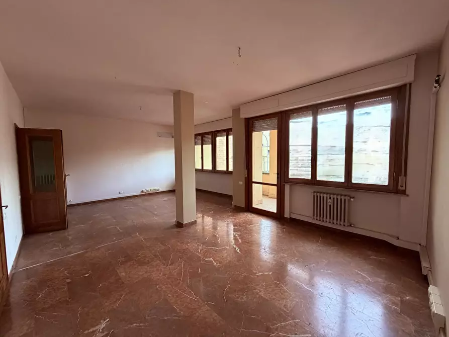 Immagine 3 di Appartamento in vendita  a Lucca