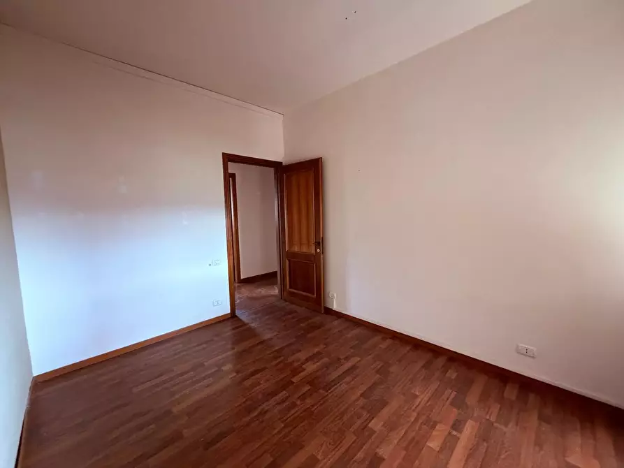 Immagine 18 di Appartamento in vendita  a Lucca