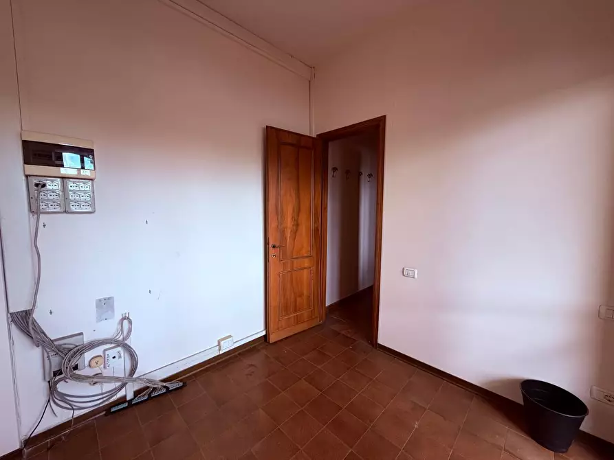 Immagine 19 di Appartamento in vendita  a Lucca