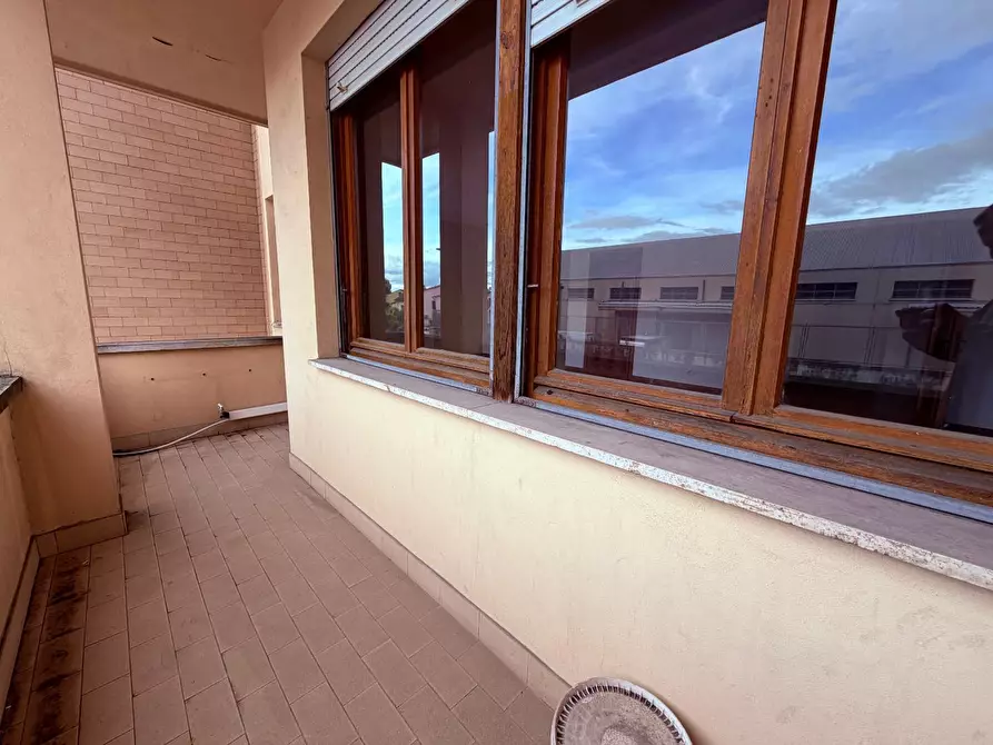 Immagine 36 di Appartamento in vendita  a Lucca