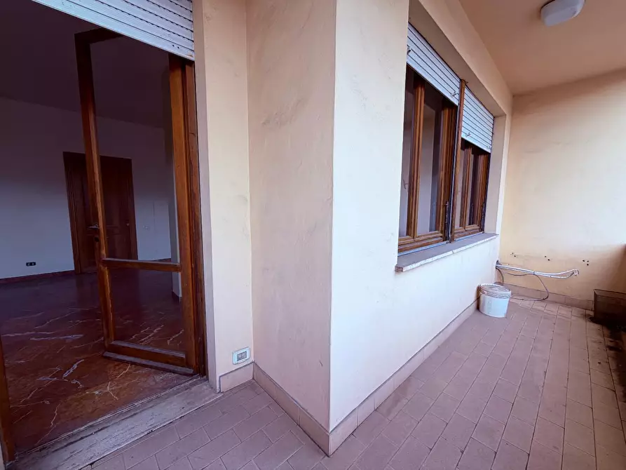 Immagine 37 di Appartamento in vendita  a Lucca