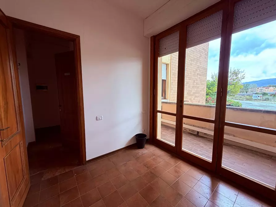 Immagine 8 di Appartamento in vendita  a Lucca