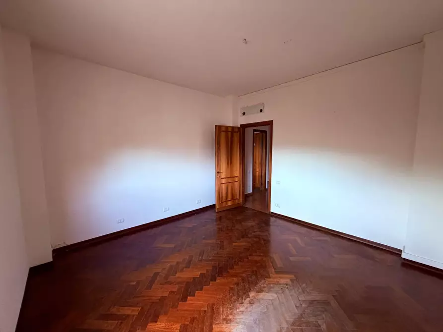 Immagine 24 di Appartamento in vendita  a Lucca