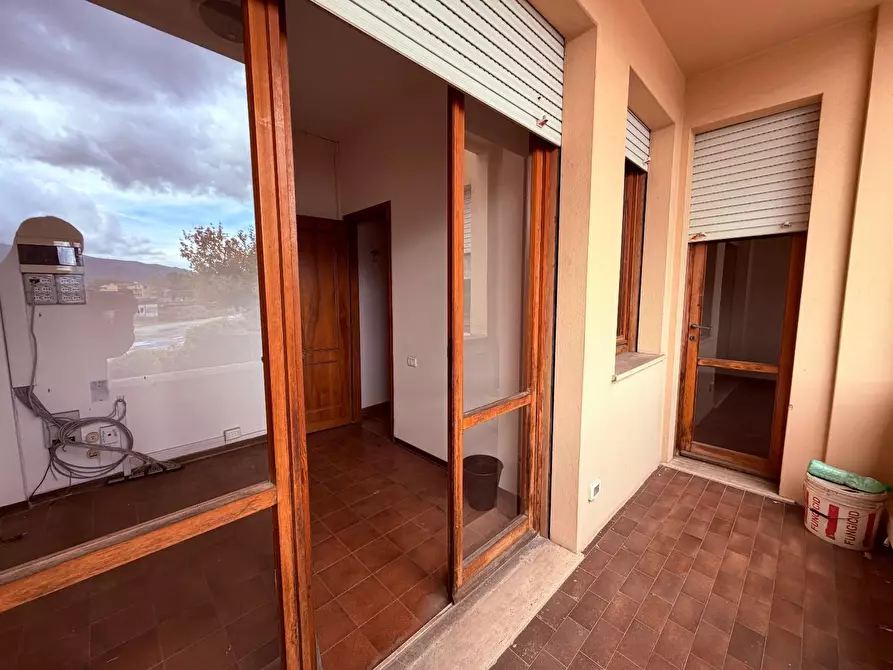 Immagine 9 di Appartamento in vendita  a Lucca