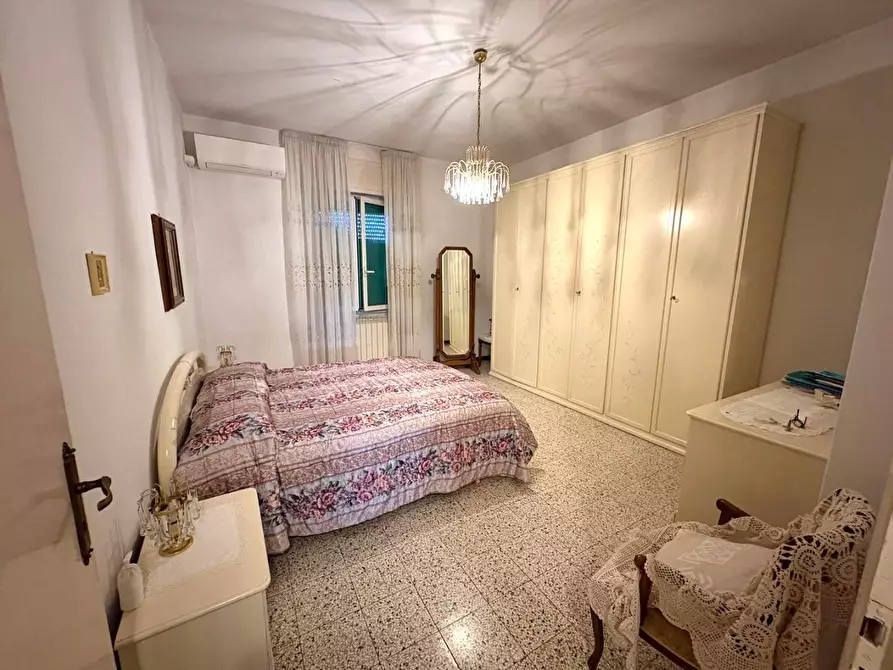 Immagine 13 di Appartamento in vendita  a Massa